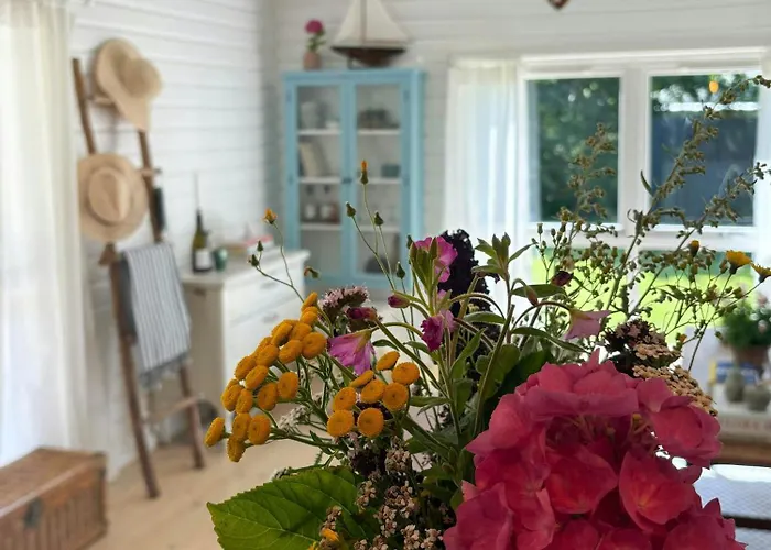 Summer House With Beautiful Interior Details Дом отдыха